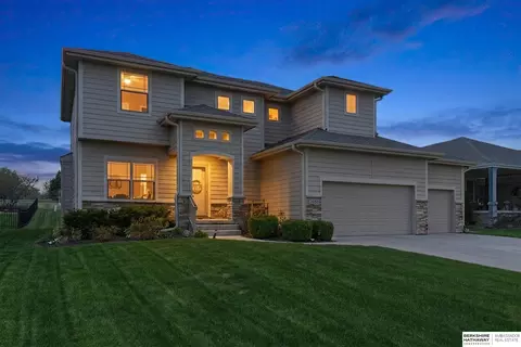 6241 N 157th Avenue Cir, Omaha, NE 68116