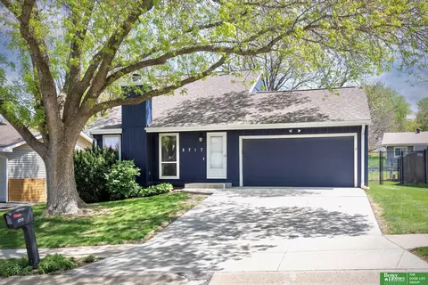 2717 N 131st Cir, Omaha, NE 68164