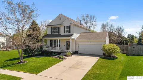 16607 Loop St, Omaha, NE 68136