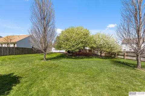 Exterior - 16607 Loop St, Omaha, NE 68136 photo 5 of 7