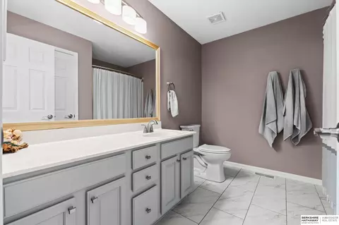 Bath - 16607 Loop St, Omaha, NE 68136 photo 2 of 4