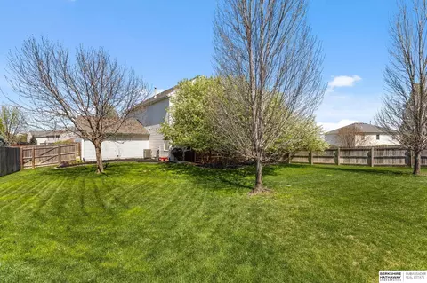 Exterior - 16607 Loop St, Omaha, NE 68136 photo 7 of 7