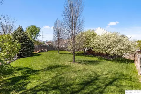Exterior - 16607 Loop St, Omaha, NE 68136 photo 6 of 7