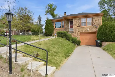 2618 Weber St, Omaha, NE 68112