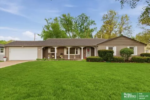 707 Parkwood Ln, Omaha, NE 68132