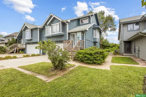 19911 Robinhood Ln #116, Plattsmouth, NE 68048