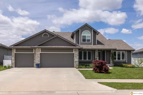 12012 S 44 St, Bellevue, NE 68123