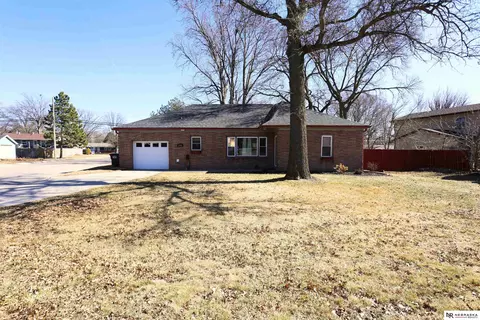 1228 N Delaware Ave, York, NE 68467