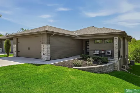 1426 S 200th Cir, Omaha, NE 68130