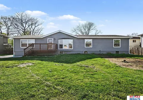 2410 S 16th St, Council Bluffs, IA 51501