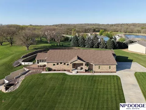 14605 Fir Cir, Plattsmouth, NE 68048