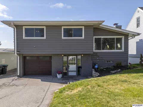 6467 William St, Omaha, NE 68106