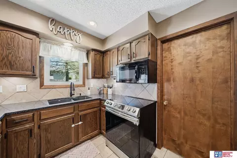 Kitchen - 1300 S 4th St, Beatrice, NE 68310 photo 4 of 5