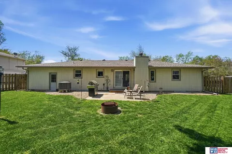 Exterior - 1300 S 4th St, Beatrice, NE 68310 photo 5 of 9
