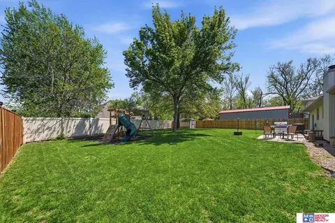 Exterior - 1300 S 4th St, Beatrice, NE 68310 photo 8 of 9