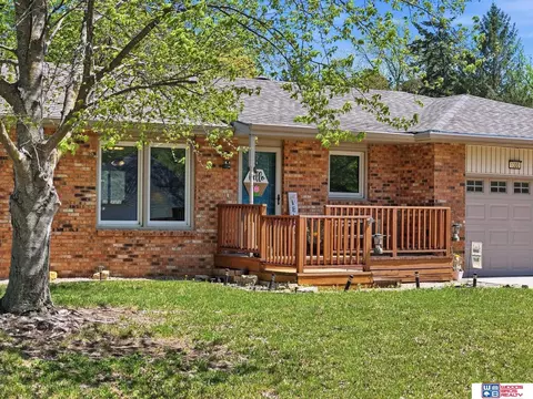 Exterior - 1300 S 4th St, Beatrice, NE 68310 photo 2 of 9