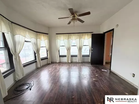 3718 N 23rd St, Omaha, NE 68110