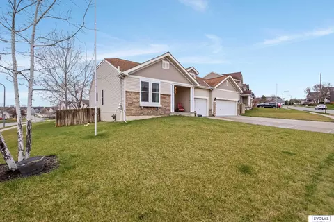 8520 S 159th St, Omaha, NE 68136