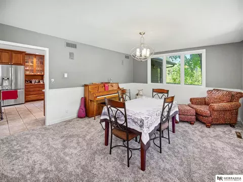Dining - 1520 S 3rd Ave, Beatrice, NE 68310 photo 2 of 4