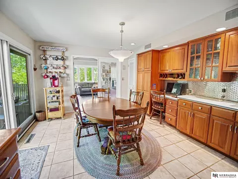 Dining - 1520 S 3rd Ave, Beatrice, NE 68310 photo 3 of 4