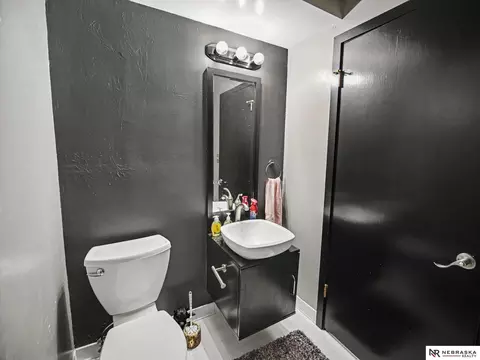 Bath - 1520 S 3rd Ave, Beatrice, NE 68310 photo 1 of 6