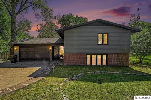 Exterior - 1520 S 3rd Ave, Beatrice, NE 68310 photo 6 of 6