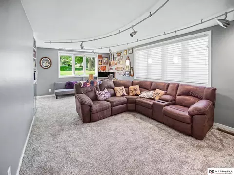 Living - 1520 S 3rd Ave, Beatrice, NE 68310 photo 3 of 8