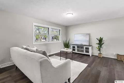 4116 N 101st St, Omaha, NE 68134