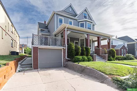 5012 Cass St, Omaha, NE 68132