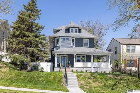4624 Farnam St, Omaha, NE 68132