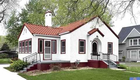 817 N 12th St, Beatrice, NE 68310 photo 4