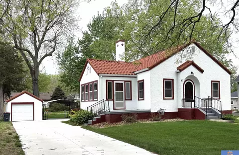 817 N 12th St, Beatrice, NE 68310 photo 3