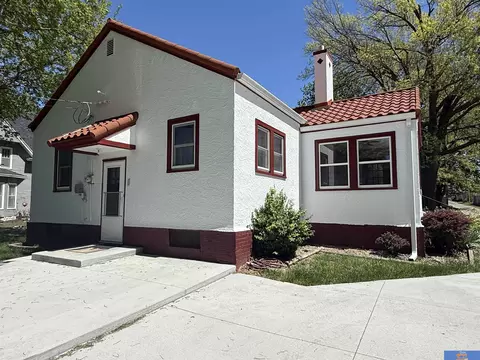 817 N 12th St, Beatrice, NE 68310 photo 7