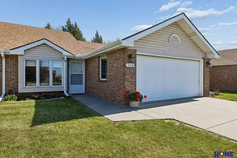 2214 Marigold Cir, Lincoln, NE 68521