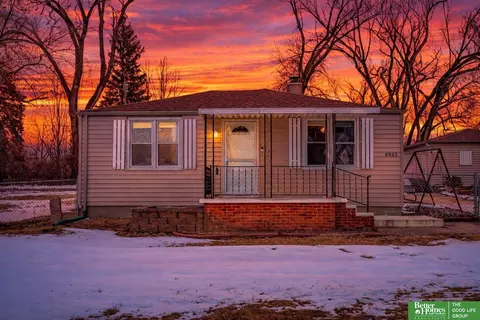 6923 N 60th St, Omaha, NE 68152
