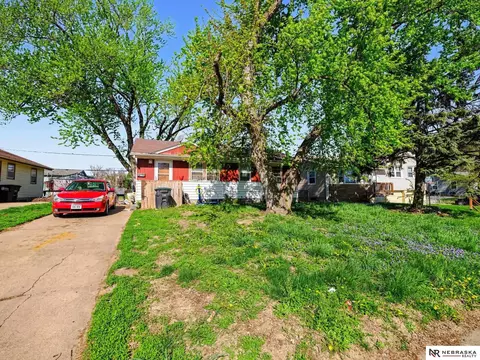 5510 N 47th St, Omaha, NE 68104