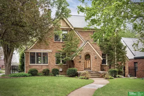 4501 Pine St, Omaha, NE 68106