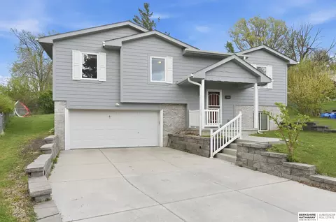 13956 Hickory Cir, Omaha, NE 68144