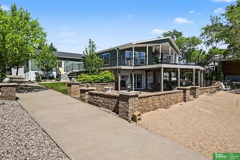 17313 Yucca Cir, Bellevue, NE 68123
