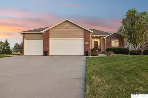 4733 W High Ridge Rd, Lincoln, NE 68522