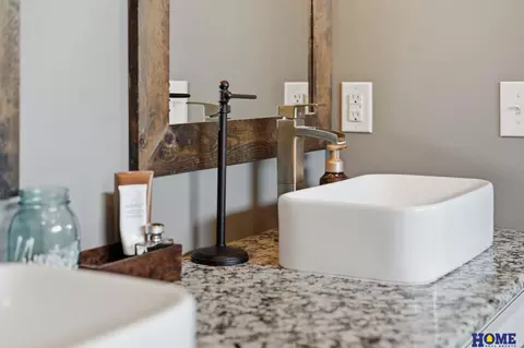 Bath - 23048 Eva Ct, Eagle, NE 68347 photo 4 of 11
