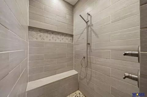 Bath - 23048 Eva Ct, Eagle, NE 68347 photo 5 of 11