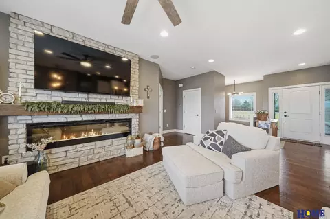 Living - 23048 Eva Ct, Eagle, NE 68347 photo 2 of 4