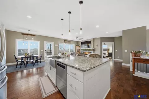 Kitchen - 23048 Eva Ct, Eagle, NE 68347 photo 4 of 6