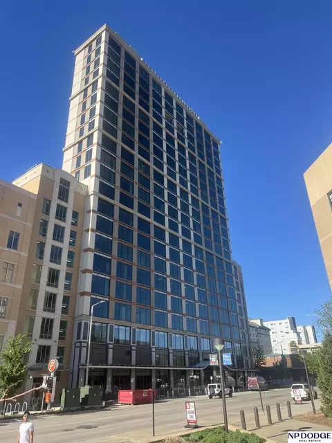 1125 Q St #1202, Lincoln, NE 68508