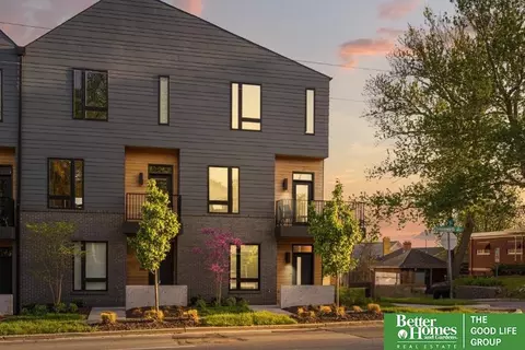 5314 Elmwood Plz, Omaha, NE 68106