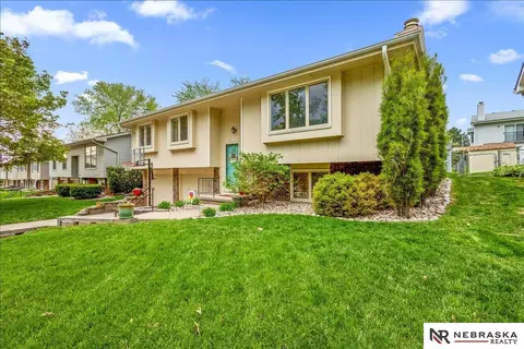 15931 Arbor Cir, Omaha, NE 68130
