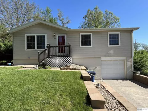 103 Kevin Cir, Bellevue, NE 68005