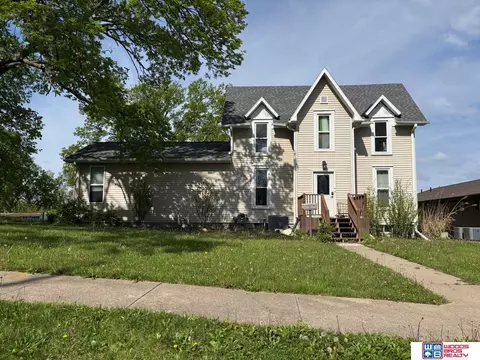 1019 N 7th St, Beatrice, NE 68310