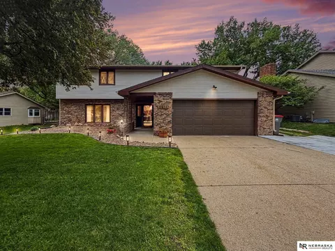 2611 S 75th St, Lincoln, NE 68506